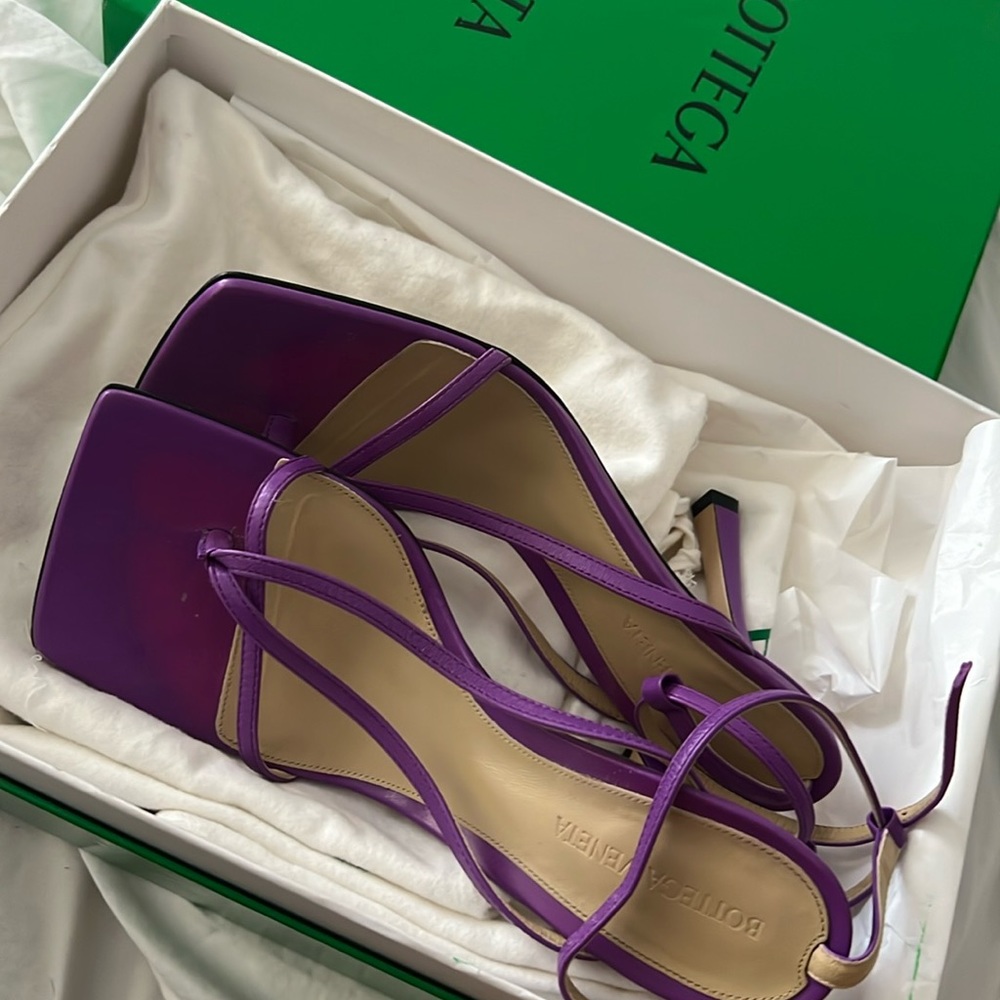 Bottega Venetta purple heels